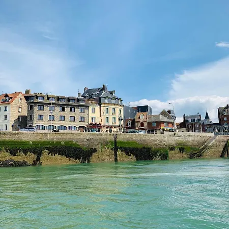 Castel D'hôtes Bed and breakfast