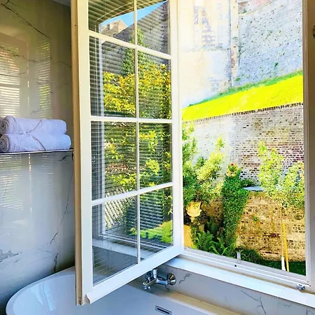 Castel D'hôtes 4*