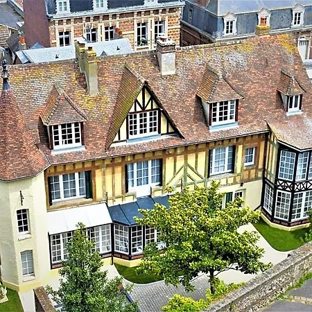 Couette-café Castel D'hôtes 4*