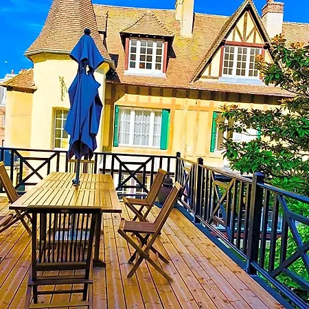 Couette-café Castel D'hôtes 4*