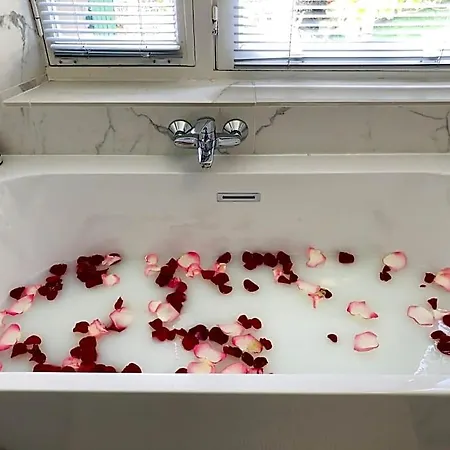 Castel D'hôtes Couette-café 4*